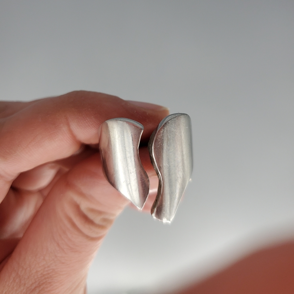 Split Stainless Steel Silvertone Ring - image 4